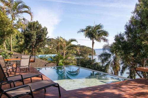 Sambaqui Apartment | Studio com banheira e vista para o mar CH2753