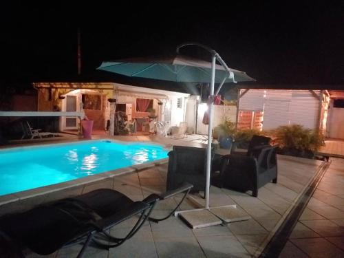 Doubs Apartment | Studio cosy aux Abymes, piscine et jardin, 25 m²