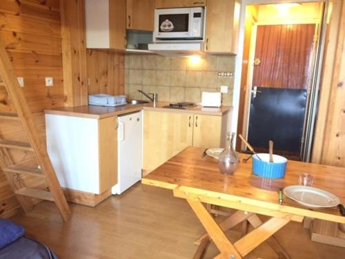 Risoul Apartment | Studio cosy en front de neige à Risoul 1850, accès direct aux pistes et commodités, 2 couchages - FR-1-330-493