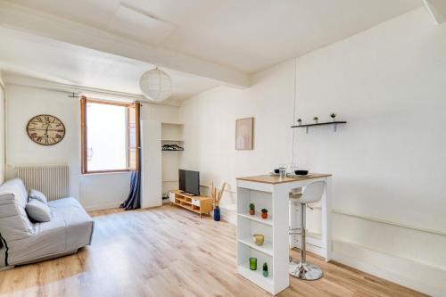 Neuville-sur-Saone Apartment | Studio cosy - Plein coeur de Neuville