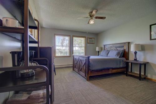 Clitherall House | Studio Cottage Lake and Beach