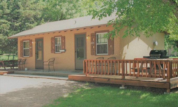 Rapid City Apartment | Studio Cottage Thirty Minutes to Mt Rushmore - In Rapid City On Canyon Lake Thirty Minutes from Mt Rushmore