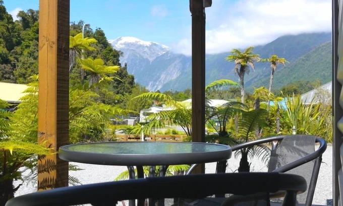 Franz Josef Glacier Cottage | Studio Cottage with mountain view