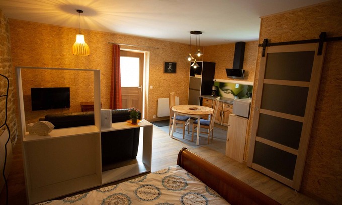 Plouray Apartment | Studio de Charme au Centre Bretagne Pour 2 Personnes