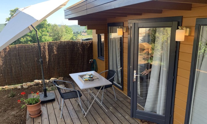 Reillanne Apartment | Studio de Jardin Avec Piscine en Provence