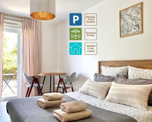 Saint-Priest-en-Jarez Apartment | Studio en face Hopital Nord avec terrasse