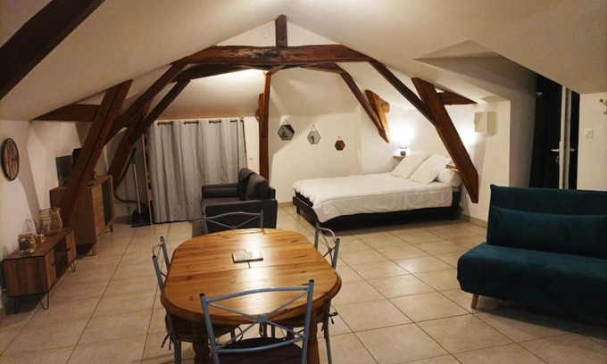 Bournand House | Studio en pleine campagne avec jardin privatif
