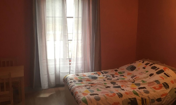 Gelles Apartment | Studio facing Sioule near Vulcania