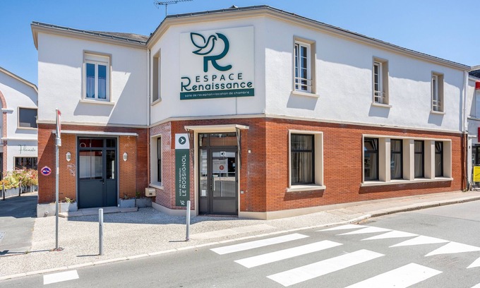 Saint-Vincent-Sterlanges Apartment | Studio 'Family Room for 3 People - No. 9' with Wi-Fi