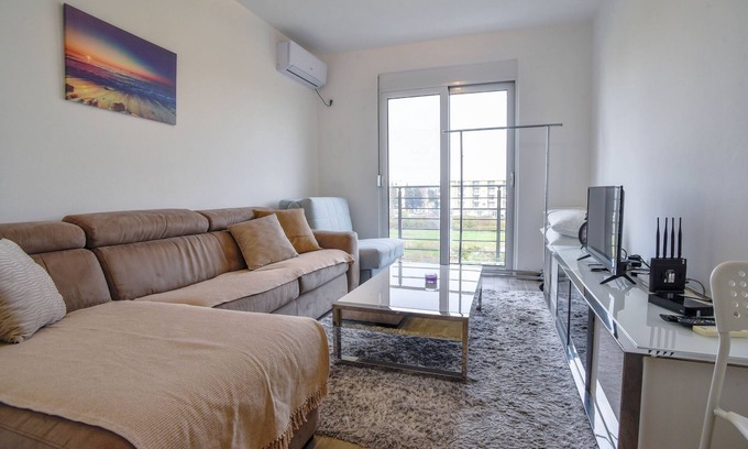 Ulcinj Apartment | Studio Flat 5 min to Plaza Skalista in Ulcinj
