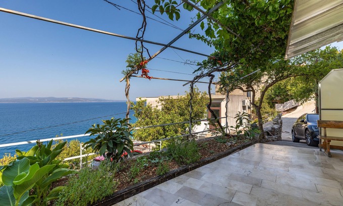 Bratus Apartment | Studio flat near beach Bratuš, Makarska (AS-22135-e)