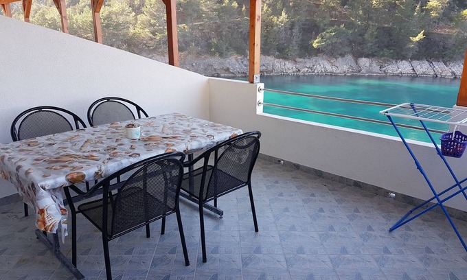 Bogomolje Apartment | Studio flat near beach Cove Mala Pogorila, Hvar (AS-8952-a)
