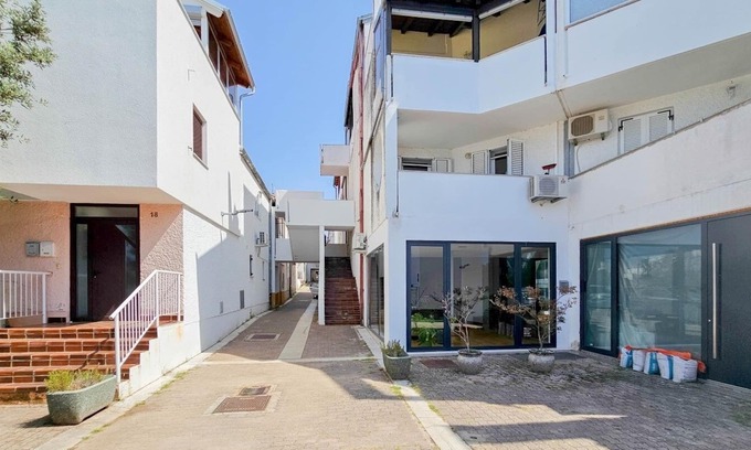 Mareda Apartment | Studio flat with balcony Mareda, Novigrad (AS-21642-a)