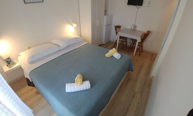 Island Dugi Otok Apartment | Studio flat with balcony and sea view Sali, Dugi otok (AS-443-d)