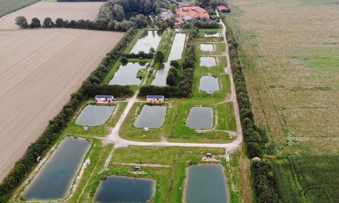 Weseloh Apartment | Studio for 2 to 3 persons with terrace, playground and 16 fishing ponds