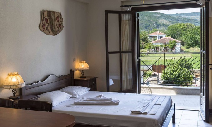 Platania Apartment | Studio for 2 pers. on the first floor - with mountain view #No. 5