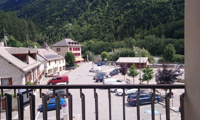 Pont-du-Fosse Apartment | Studio Plein sud Avec Terrasse vue Centre Village