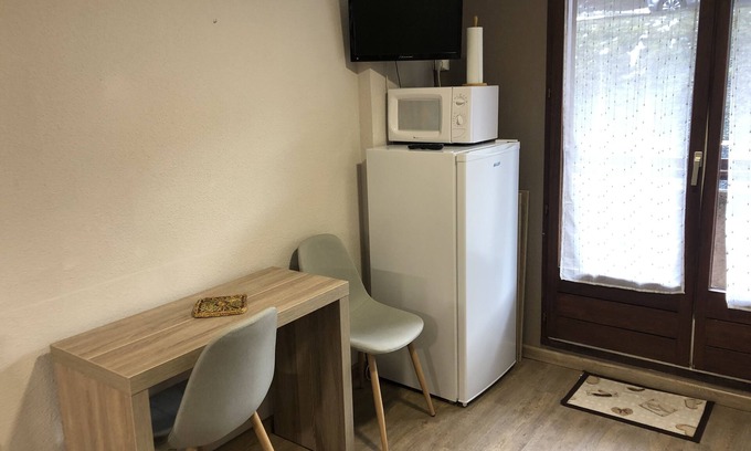 Saint-Leger-les-Melezes Apartment | Studio for 6 near the ski slopes