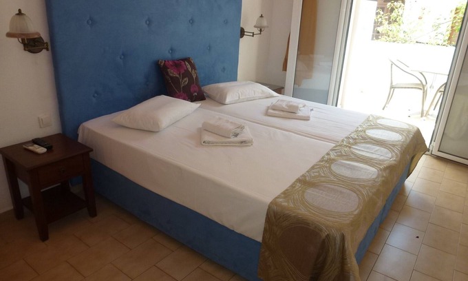 Benitses Apartment | Studio "Galini Studios 5" Near the Beach with Wi-Fi, A/C & Balcony