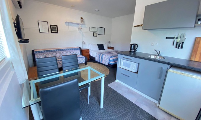 Paihia Apartment | Studio in central Paihia - walk everywhere