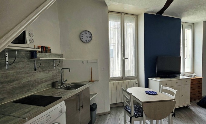 Saujon Apartment | Studio in the center of SAUJON
