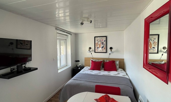 Petit-Fort-Philippe Apartment | Studio Indépendant Bien Équipé, Proche Centre et à 200 Mètres de la Plage