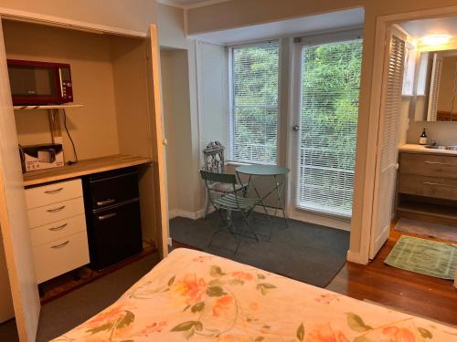 Remuera House | Studio is 2nd door past carport