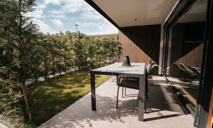 Saltusio Apartment | Studio Apartment 'Garden Lodge Exclusive Two' with Mountain View, Private Terrace and Wi-Fi
