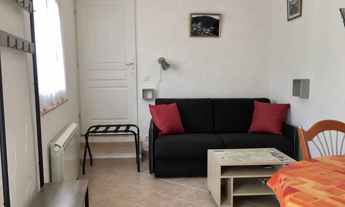 Comps-sur-Artuby Apartment | Studio "Lou Rigaou