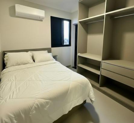 Santa Monica Apartment | Studio Maia Aconchego e praticidade 190m da UFU