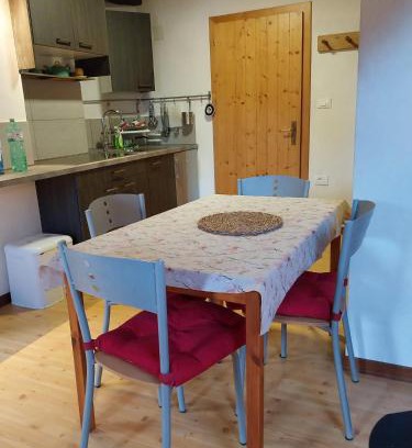 Cusiano Apartment | Studio Meditazione e Yoga
