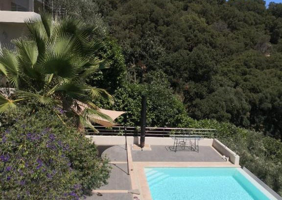 Furiani Apartment | Studio moderne magnifique vue sur mer dans cadre calme et verdoyant