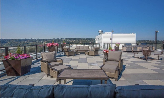 Southcenter Apartment | Studio near airport sleeps 4 near Bellevue | Seattle | Renton