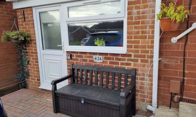 Sunderland Apartment | Studio/Near Beach/Garden/Parking/PetsOK