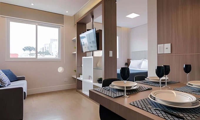 Reboucas Apartment | Studio near Curitiba shopping center Wifi, cable TV and air