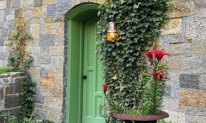 Pleasant Valley Apartment | Studio near Millbrook, Poughkeepsie. Close to Polo Club w/mini farm!