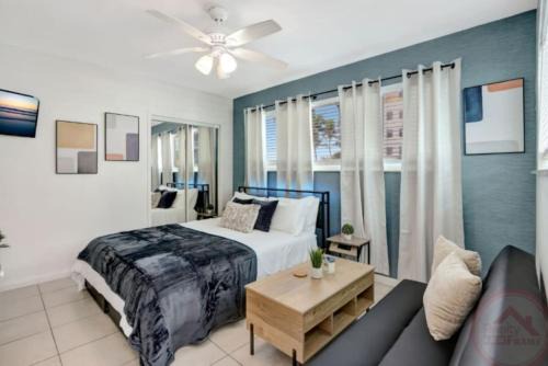 Hollywood Apartment | Studio Oasis near Hollywood Boardwalk