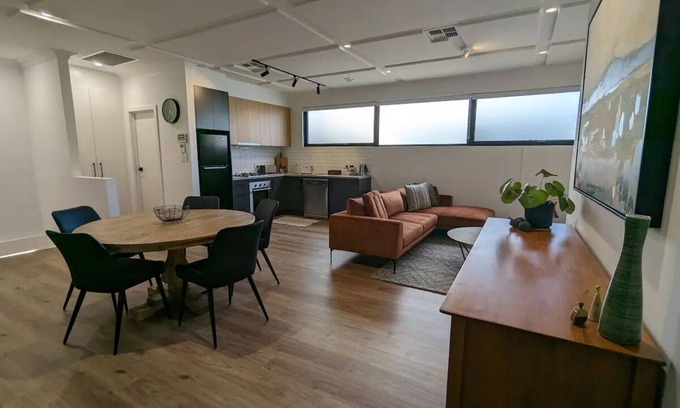 Kent Town Apartment | Studio on Mattingley