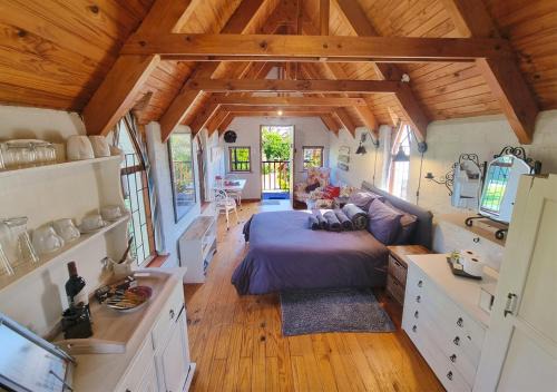 Somerset West Apartment | Studio on McLeod - Private Self-catering Apartment