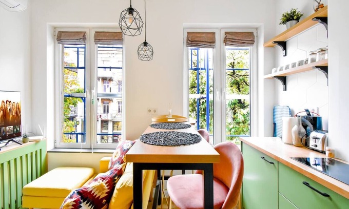 Sofia City Center Apartment | Studio on The Main Street Vitosha - Kitchen - AC