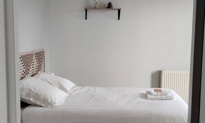 Riberac Apartment | Studio+outside Ribérac town center2