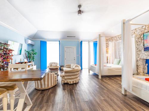 Nassau Apartment | Studio Palms BC