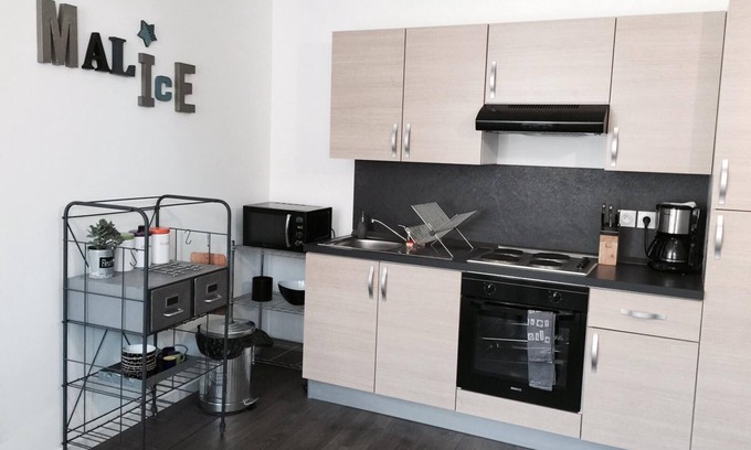 Bourg-les-Valence Apartment | Studio-Private Bathroom-Les Clercs