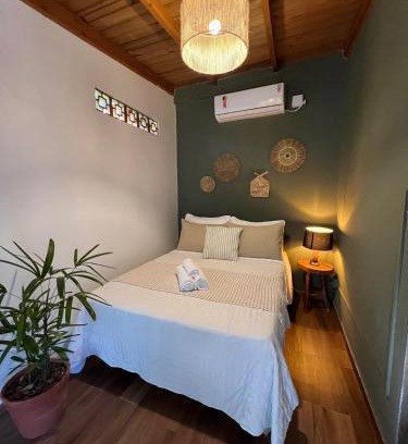 Rio Vermelho Sul House | Studio privativo com trilha até a praia