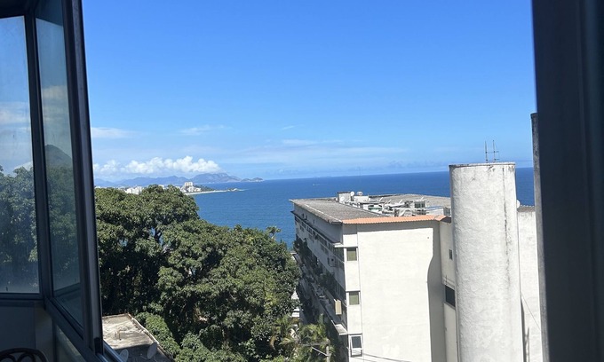 Vidigal Apartment | Studio red "viva la Vida"
