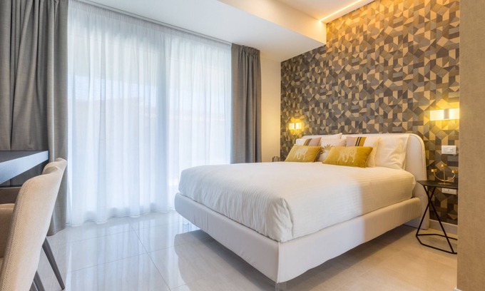 Villa San Pietro Apartment | Studio "Residence Meridian Unità 5" near the Beach, with Mountain View, Pool & Wi-Fi