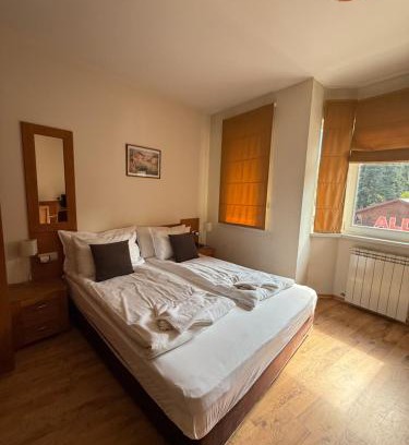 Borovets Apartment | Studio Royal Plaza sleeps 4 Prime location, distance to ski lift - 50M