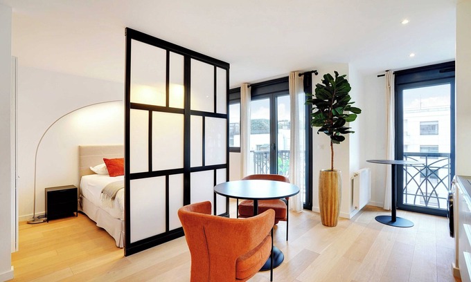 Levallois-Perret Apartment | Studio Sleek & Refined - Levallois-perret