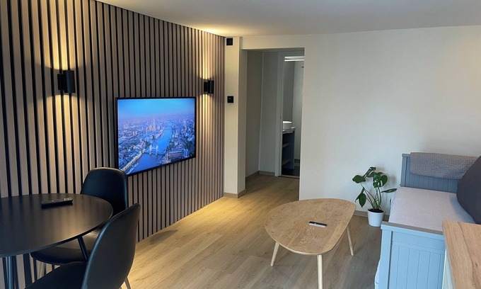 Tromso Apartment | Studio-Sleeps 2-City Centre-Parking-EVCharge