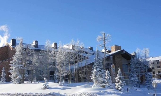 Brian Head Apartment | STUDIO SLEEPS 4 - CEDAR BREAKS LODGE-BRIAN HEAD- NEAR THUNDER MNTN MOTORSPORTS